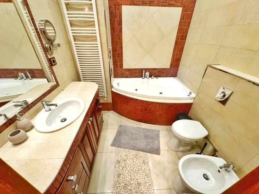 Ultra Central Apartment / 10 Ppl 布达佩斯 外观 照片